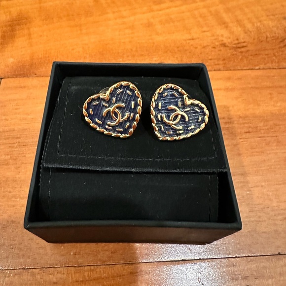 CHANEL blue/gold Enamel & Metal Heart Earrings 💙 - Picture 2 of 6
